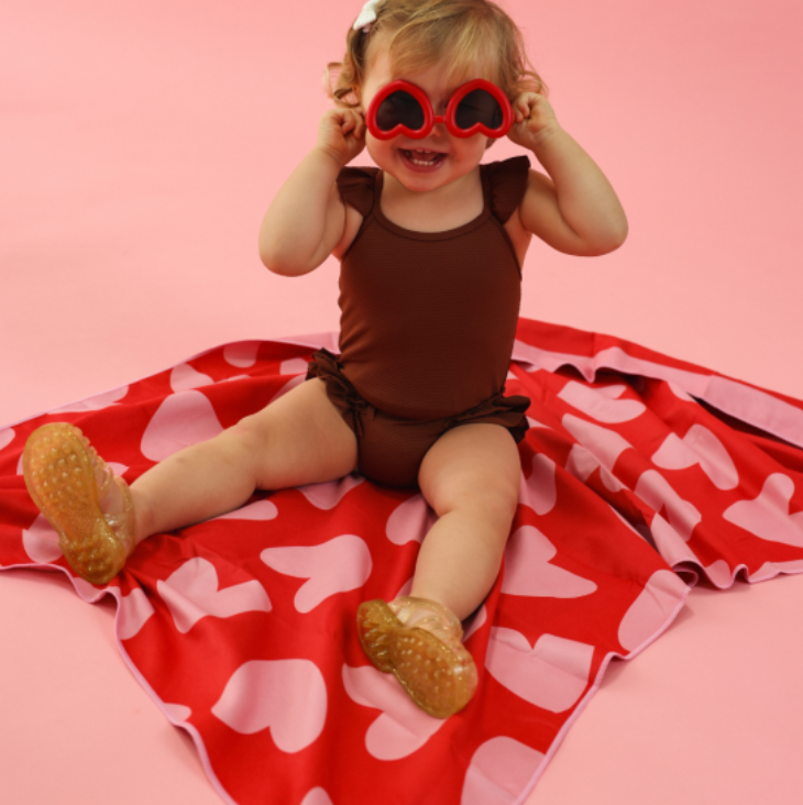 SERVIETTE MICROFIBRE A COEURS ROUGE ET ROSE