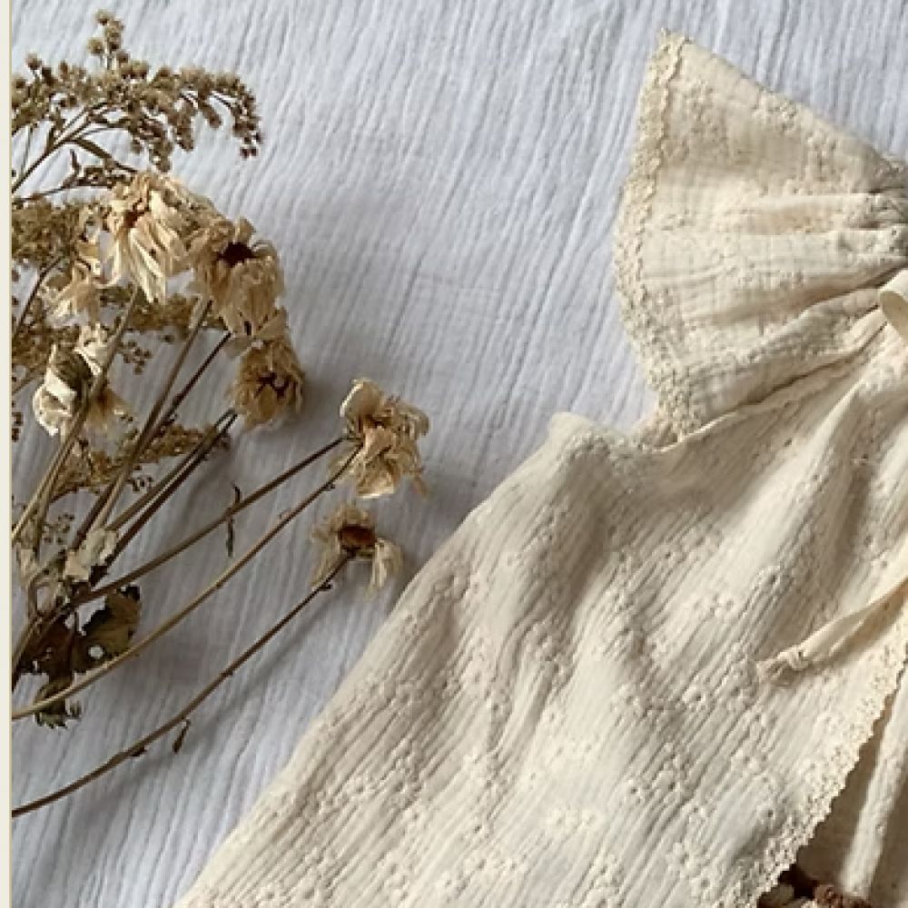 BLOUSE SANS MANCHE DENTELLE