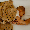 Couverture pilou beige coeur noir